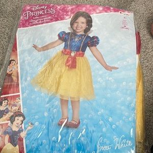 Snow White costume